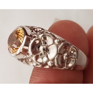 แหวนซิทรินธรรมชาติสำหรับผู้หญิงจาก Shah Gems ตัวเรือนเงินแท้ 925 ชุบทองคำสีกุหลาบ ดีไซน์แบบฝังขอบ  ทันสมัย สไตล์ลำลอง เหมาะเป็นของขวัญสำหรับคนรัก - Product Image 3