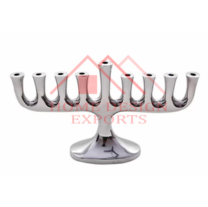 Último diseño del fabricante Portavelas de metal Menorah Forma de diamante Buena venta para hoteles y restaurantes Nueva llegada - Product Image 2