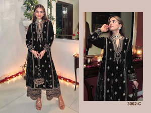 Elegante colección de invierno 9000 traje Salwar Kameez de terciopelo puro para mujer con bordado pesado y diseño de trabajo de cuello de lentejuelas - Product Image 3