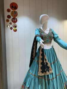 Conjunto Tradicional de Chaniya Choli de Alta Calidad, Algodón Jaam Puro, Pallu Pesado, Bordado a Máquina, Estilo Laxmi, Absorbe la Humedad - Product Image 2