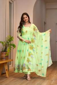 NUEVO LANZAMIENTO DE KURTA PENT DE DISEÑADOR CON DUPATTA, TELA DE ORGANZA SUAVE Y PURA CON ESTAMPADO FLORAL PARA FIESTAS, ESTILO CASUAL REVERSIBLE - Product Image 5