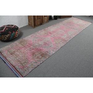 Tapis turc vintage en laine 3,4x13 pieds, tapis Herki rose et gris patchwork, tapis sud-ouest avec envers en latex - Product Image 2