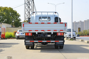 Camion utilitaire tout-terrain léger/moyen 160 CV 4x4, longueur de chargement 3,85 m, transmission automatique - Product Image 3