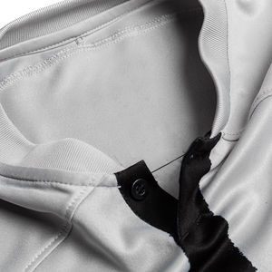 Maillot de football en gros d'usine, uniforme d'équipe personnalisé, 100% polyester, séchage rapide, col en V, manches courtes, respirant, vêtements de sport unisexe - Product Image 3