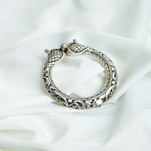 กำไลข้อมือ Kada สีเงิน925พร้อมเครื่องประดับสะสมลายนกยูง - Product Image 1