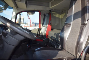 Camion tracteur Volvo FH 460 d'occasion 2016, conduite à gauche, diesel, automatique, Euro 6, pour transport logistique - Product Image 4