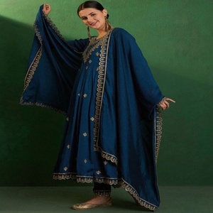 Vêtements de mariage CP Vichitra avec broderie Salwar Costume Fabricant de l'Inde au fournisseur le plus bas - Product Image 1
