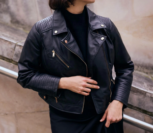 Women's Black PU Leather <b>Jacket</b> Slim Fit <b>Short</b> Length Zipper Closure Turn Down Collar Regular <b>Sleeve</b> Solid Color Autumn Style - Product Image 2
