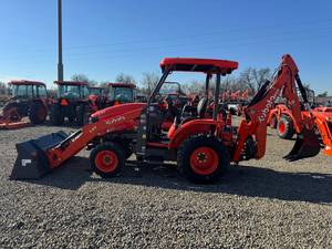 Tracteur Kubota L47 d'occasion, 47 ch, avec chargeur et pelle rétrocaveuse, à vendre - Product Image 4