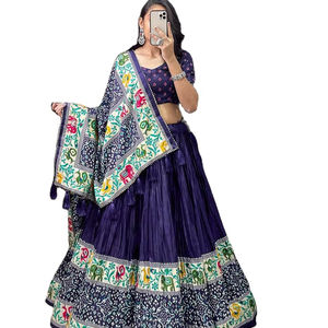 Traje Tradicional Gujarati de Alta Calidad y Bajo Presupuesto para Fiestas GARBA, Estilo Cultural, Color Brillante, Bordado Modal - Product Image 1