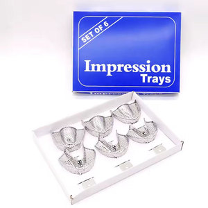 Juego de Bandejas de Impresión Dentales Manuales de Acero Inoxidable, 6 Piezas con Orificios, Agarre Ergonómico, Instrumentos Profesionales para Dentistas - Product Image 1