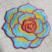 Patch brodé motif floral en feutre non tissé, couleurs personnalisées, fait main, à coudre, haute qualité, matière douce, dernières tendances pour chapeaux