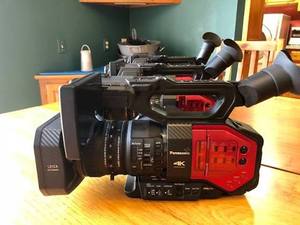 Offre exceptionnelle : Caméscope haut de gamme Panasonic AG-DVX200MC 4K numérique avec objectif intégré - Product Image 1