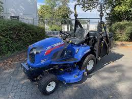 Tractor Compacto CHALLENGER de 10 HP con Tracción en las 4 Ruedas para Alta Productividad del Motor - Product Image 2