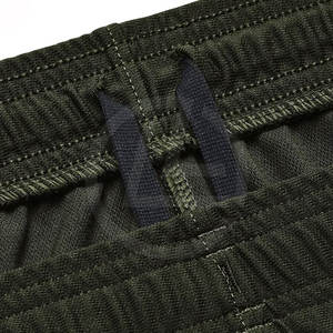 Ensembles de survêtements d'hiver en polyester pour hommes avec logo personnalisé - Légers et respirants, coupe confortable, coutures durables - Product Image 4