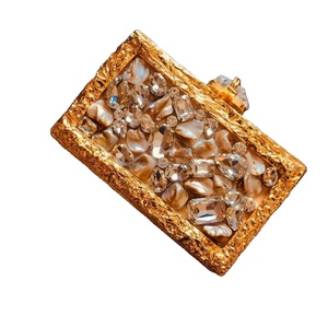 Pochette en résine faite à la main de haute qualité pour les femmes soirée nacre pochette à main par l'artisanat de luxe à bas prix - Product Image 1