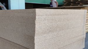 Fabricantes de paneles de aglomerado laminado de melamina de doble cara Material de madera para uso en interiores - Product Image 2