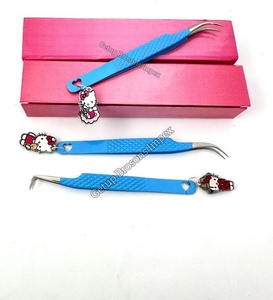 Pince à cils Hello Kitty à pointe en fibre, 90 degrés, avec revêtement en poudre bleue, pour extensions de cils, outils de beauté, logo personnalisé - Product Image 2