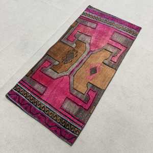 Turkish Rug, Small 2.4x4.9 ft Vintage Rug, <b>Red</b> Brown Check <b>Wool</b> Rug - Product Image 2