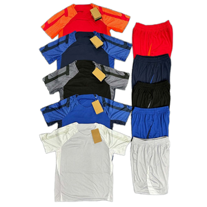 ชุดฟุตบอลสำหรับฝึกซ้อมและการแข่งขันทีม พร้อมโลโก้และหมายเลขแบบกำหนดเอง สำหรับผู้ชาย นักเรียน และเด็ก เนื้อผ้าระบายอากาศได้ดี - Product Image 1