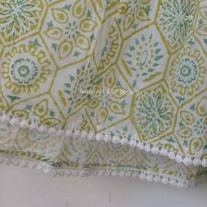 Belle robe blanche imprimée en coton à motifs floraux Robe pour tenue décontractée Robe imprimée à la main - Product Image 2