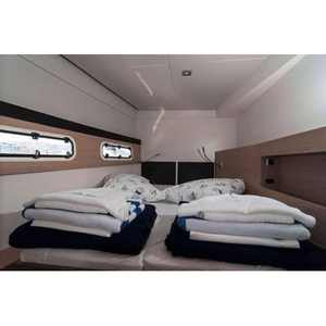 Katamarán Bali 4.5 Cabin Cruisers Modelo 2018, Dimensiones 13.60x7.42m, Motor 2x50HP - Product Image 2