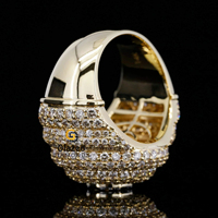 Bague Hip Hop personnalisée en or jaune 10 carats pour homme, entièrement sertie de diamants de laboratoire taille brillant 7 carats au total, certifiée IGI, pour anniversaire et mariage