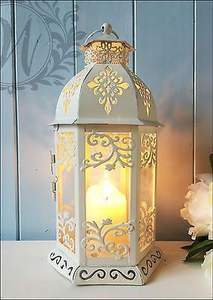 Lanterne en métal décorative antique parfaite pour les cérémonies traditionnelles, les occasions familiales somptueuses et les événements religieux - Product Image 3