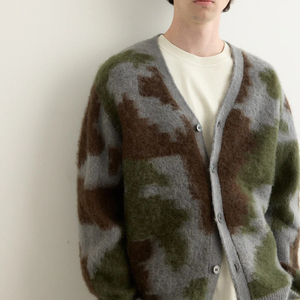 Vente en gros personnalisé à la mode pelucheux coton tricot hommes hiver solide chaud col en V pull pull anti-rétrécissement surdimensionné - Product Image 5