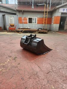 บุ้งกี๋ปรับระดับพื้นผิวพร้อมด้านข้างเอียง บุ้งกี๋ขุดดินพร้อมดีไซน์แผงเอียงและเหล็กทนทานต่อการสึกหรอความแข็งแรงสูงเพื่อการปรับระดับพื้นผิวอย่างแม่นยำ HD - Product Image 4