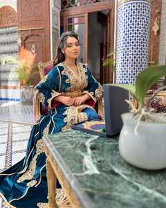 Caftan marocain élégant en velours vert mer unique extraordinaire brodé à la main style décontracté antistatique et respirant - Product Image 5