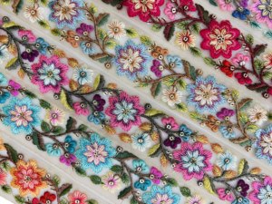 ผ้าลูกไม้ปักลายดอกไม้สไตล์โบฮีเมียนหรูหราแบบดั้งเดิม ขายส่ง มีหลายสี พร้อมส่ง - Product Image 3