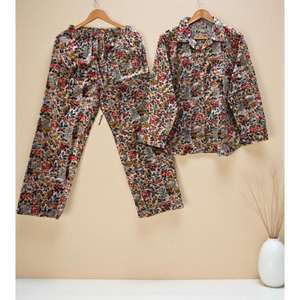 Conjunto de Pijama de Verano de Algodón Estampado para Mujer, Transpirable y de Secado Rápido, con Elegantes Estampados Florales. Ropa de estar y dormir cómoda para uso doméstico. - Product Image 1