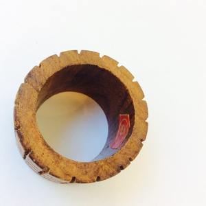 Wholesale Carved Brown Acacia Wood Napkin Rings Eco-Friendly Natural Wood Serviette Holders Table Decoration for Party - Product Image 6