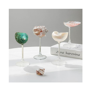 Tasses à vin en verre de coquille faites à la main pour les mariages de plage de barres de fruits de mer gastronomiques et les verres d'exportation - Product Image 3