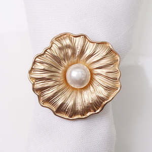 Anneaux de serviette de table en aluminium de luxe, écologiques, conçus pour sublimer la décoration de table lors de mariages et d'événements formels - Product Image 6