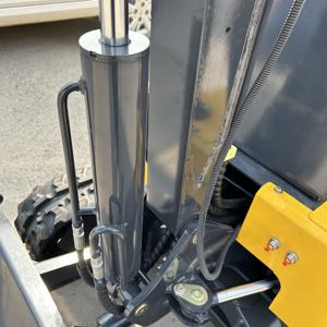 Multifonction pour les pelleteuses Caterpillar Petite pelleteuse sur chenilles de 1 à 3 tonnes avec moteur et composants du noyau de la pompe - Product Image 3