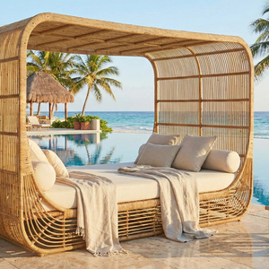 Tumbona de Ratán Duradera de Alta Calidad, Estilo Contemporáneo, Ecológica para Uso en Exteriores en Villas y Hoteles - Product Image 1