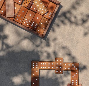 กล่องหมากรุกโดมิโนไม้คุณภาพสูงจากเวียดนามของเล่นเพื่อการศึกษาสำหรับเด็กผู้ใหญ่ - Product Image 4