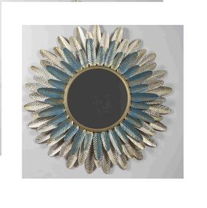 Espejos de pared de metal hechos a medida Uso de diseñador para el hogar y el hotel Espejos de pared con acabado dorado decorativo - Product Image 3