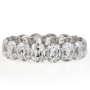 แหวนเพชรทรงคุชชั่นโบราณ 5.80 กะรัต ประดับเพชรแบบ Eternity Band ดีไซน์หรูหราสำหรับผู้หญิง - Product Image 1