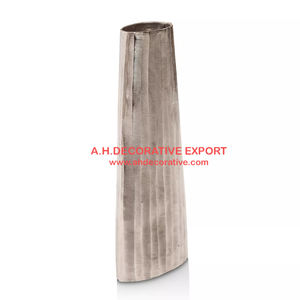 Florero Moderno Minimalista, Hecho a Mano en Aluminio Fundido, Nueva Generación, Centro de Mesa para Bodas, Venta Directa para Hogares de Lujo - Product Image 6