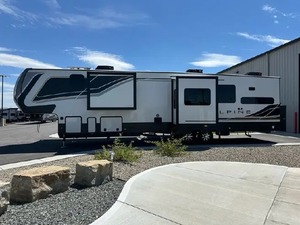 KE-Y-S-T-O-N-E A-L-P-I-N-E 3910RK 2025 USADO EN EXCELENTES CONDICIONES, ALTA CAPACIDAD DE ALOJAMIENTO, EN VENTA - Product Image 6