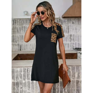 Robe en viscose à manches courtes et col rond pour femme avec poches et détails imprimés léopard, 35812 - Noir - Product Image 4