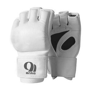 Service OEM Meilleur prix Gants de boxe MMA PU demi-doigt pour hommes Matériau durable fabriqué au Pakistan pour les arts martiaux et la boxe - Product Image 1