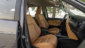 Oferta Especial: Toyota Fortuner EXR 2.7P Gris 2025 - Product Image 6