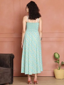 Vestido de algodón indio hecho a mano elegante estampado floral sin mangas Midi para mujer ropa informal de verano personalizada para luna de miel - Product Image 2