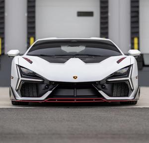 Opción Popular 2024: Lamborghini Revuelto Edición Personalizada con Paquete Aero, Impecable - Product Image 1