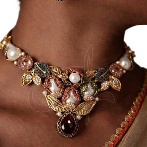 Conjunto de Joyería Clásica de Compromiso, Boda y Fiesta, Chapado en Oro, Hecho a Medida, de Acero Inoxidable Duradero y Calidad Premium para Mujer - Product Image 5