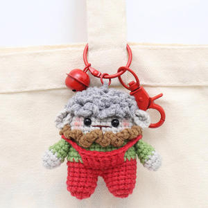Muñeco de ganchillo hecho a mano, adorable, estilo Wind, con tirantes, acabado de lana, colgante de muñeco tejido, llavero de algodón hecho a mano - Product Image 3